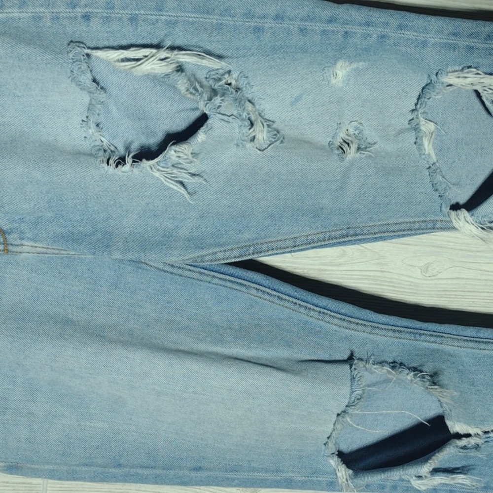 Destroyed High Rise Cropped Jeans - Picture 6 of 16
